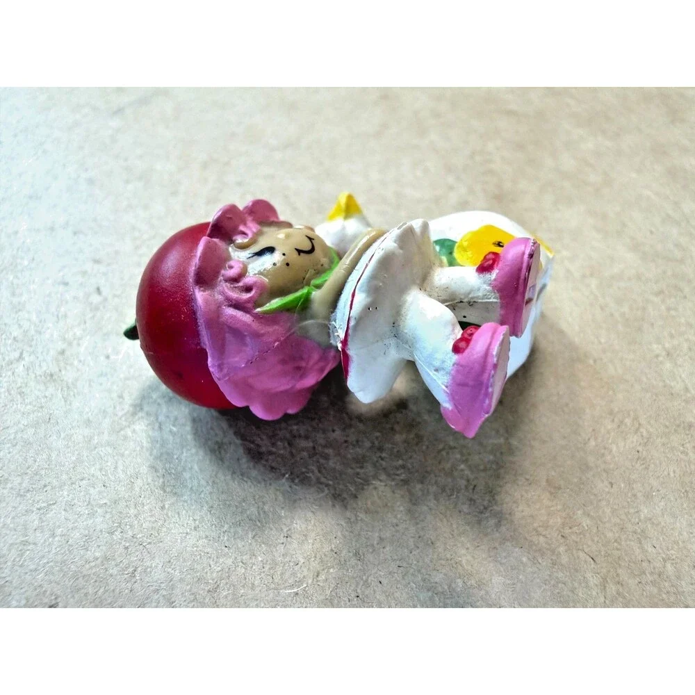 Vintage 1982 Strawberry Shortcake PVC Miniature: Cherry Cuddler with Gooseberry - Picture 10 of 10